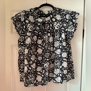 Black & White Flutter Sleeve Top; Dylan Wildflower Top 🖤🤍 Year-Round Blouse